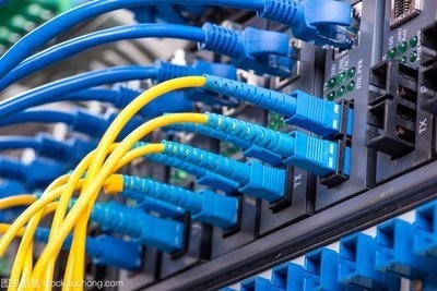 Система CATV SC/UPC SX DX однорежимный адаптер с фланцем и потерями вставки 0,2 дБ
