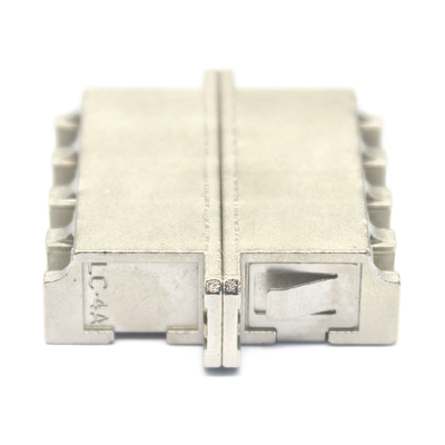 Совместимый с сетью 4G LC UPC Quadruplex Fiber Optic Adapter с фланцем в металлическом корпусе